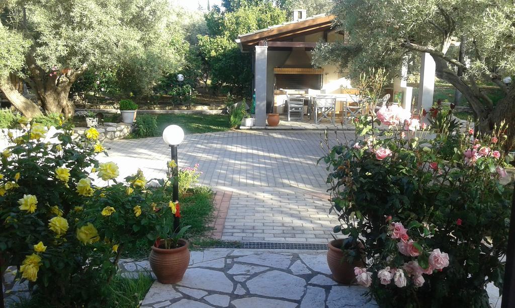 Danai Apartment Tsoukaladhes Bagian luar foto