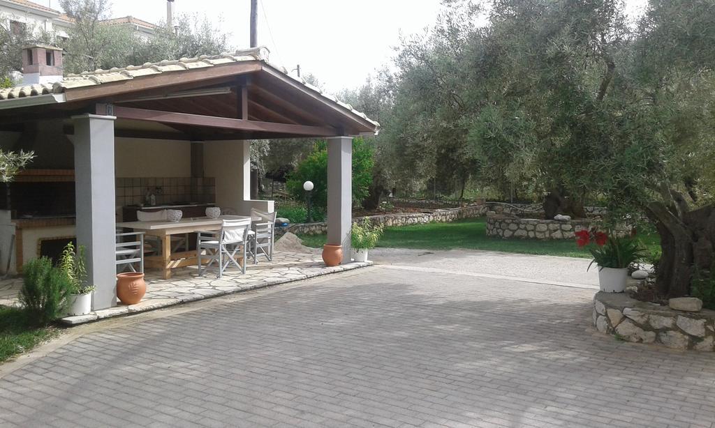 Danai Apartment Tsoukaladhes Bagian luar foto